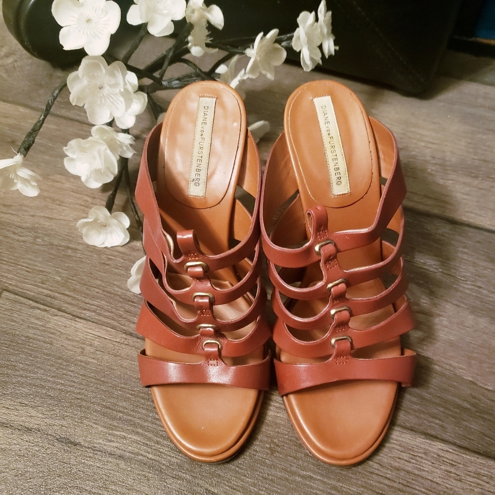 Diane Von Furstenberg Wave Brandy Snake Wedges.